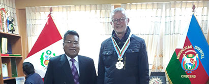 Bystyret i Crucero gav Jørgen Enevoldsen en medalje, fordi de gerne ville vise en form for anerkendelse for, at missionen hjulpet så meget i landsbyen (Privatfoto) Foto: Jørgesn medalje