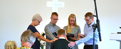 Søndag den 23. august blev Kristoffer H. Enevoldsen indsat som præst i LM’s frimenighed Aroskirken i Aarhus (privatfoto). Foto: Indsættelse af Kristoffer Enevoldsen som præst
