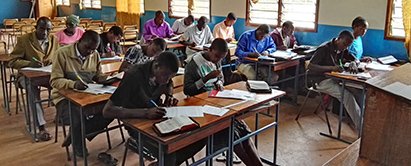 En del af eleverne på Kiabakari Bibelskole bliver uddannet som evangelister og præster i deres menigheder. Undervisning på Kiabakari Bibelskole 2018