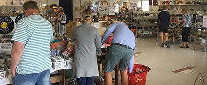 Det er gået rigtig godt for LM's genbrugsbutikker efter genåbningen ovenpå corona-krisen. LUMI Genbrug Nexø - juli 2020